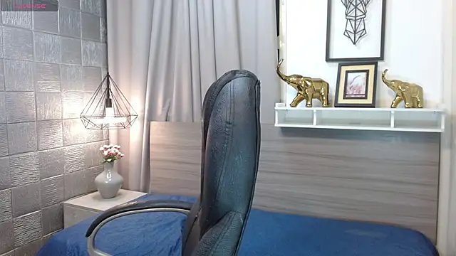 Iantwink18 online show from 10/30/25, 10:10