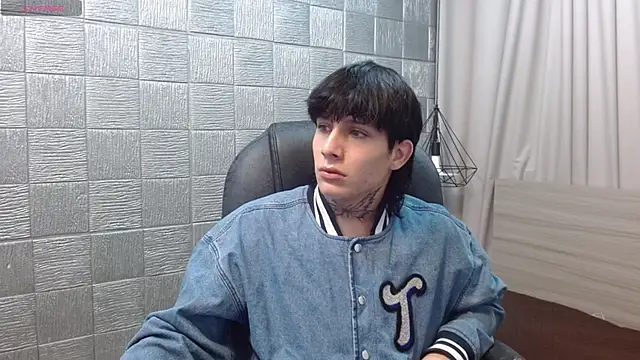 Iantwink18 online show from 12/04/25, 12:42