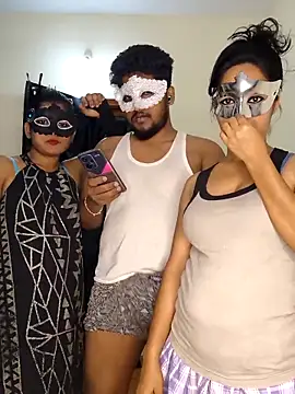 Snapshot of Family02 chatting on 09/27/25, 04:34 Family02 online show from 09/27/25, 04:34