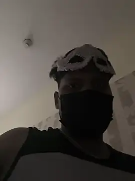 Snapshot of Family02 chatting on 10/08/25, 03:20 Family02 online show from 10/08/25, 03:20