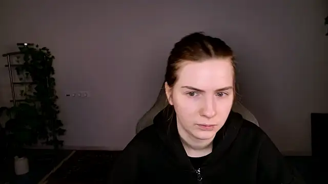 AliceCUNTach online show from 12/05/25, 05:16