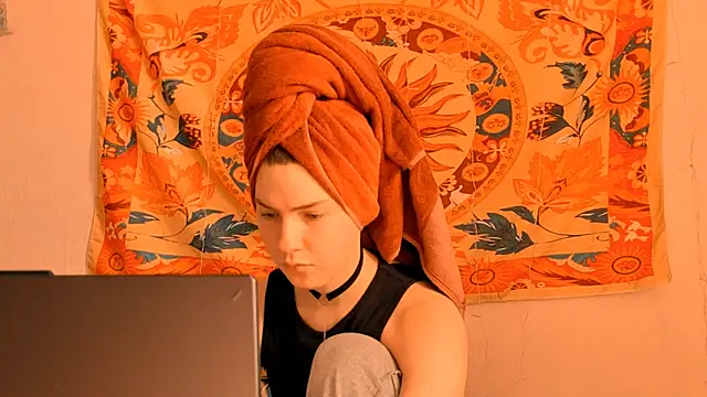 Snapshot of AliceCUNTach chatting on 05/30/26, 05:04 AliceCUNTach online show from 05/30/26, 05:04