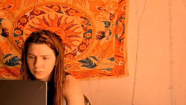 Snapshot of AliceCUNTach chatting on 06/06/26, 05:12 AliceCUNTach online show from 06/06/26, 05:12