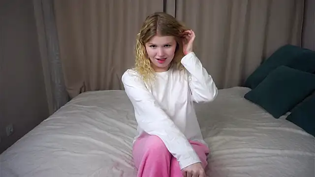 ShontaWasilko online show from 09/25/25, 08:12