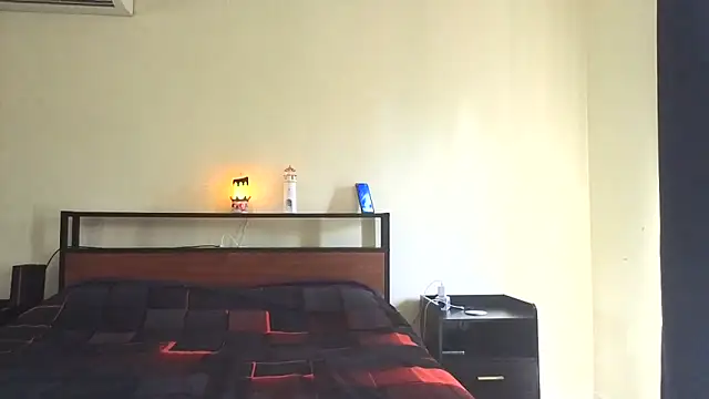 aussiepeaches online show from 10/31/25, 12:55