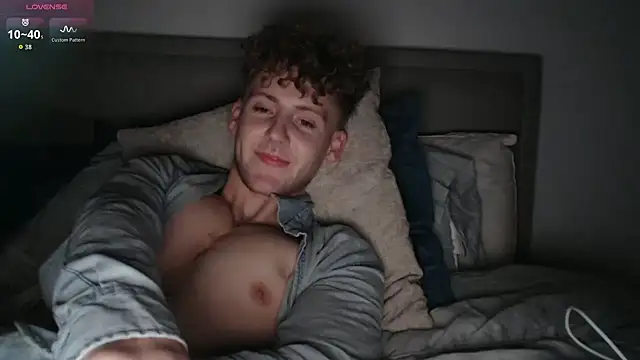 DominantAlex18 online show from 04/15/26, 01:12