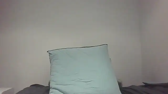 Snapshot of Mala39_fun chatting on 10/28/25, 03:04 Mala39 fun online show from 10/28/25, 03:04