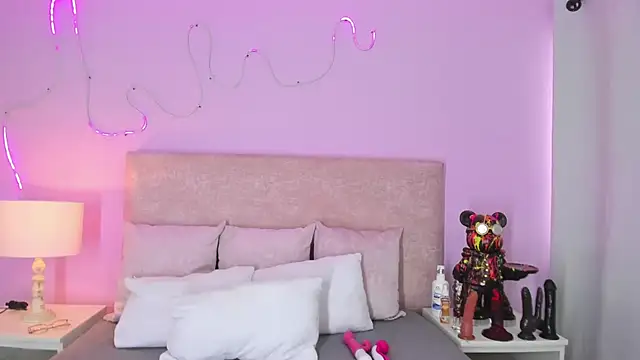 EmaRae1499 online show from 11/21/25, 07:34