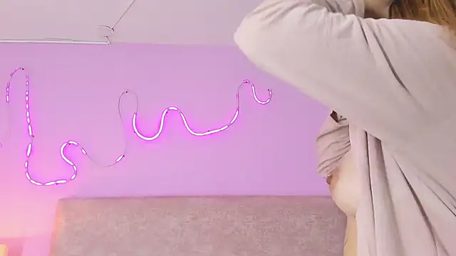 EmaRae1499 online show from 11/30/25, 03:49