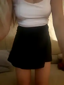 Snapshot of Nikihot__ chatting on 10/24/25, 10:28 Nikihot online show from 10/24/25, 10:28