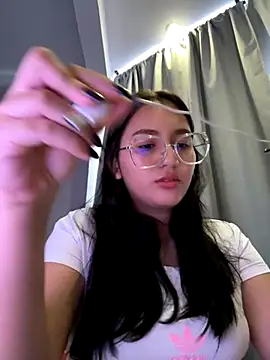 Snapshot of Angeldusttt chatting on 09/25/25, 04:54 Angeldusttt online show from 09/25/25, 04:54