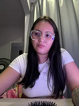 Snapshot of Angeldusttt chatting on 09/26/25, 05:00 Angeldusttt online show from 09/26/25, 05:00