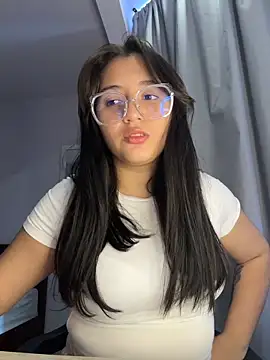 Snapshot of Angeldusttt chatting on 09/30/25, 04:45 Angeldusttt online show from 09/30/25, 04:45