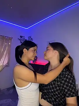 Ashley and Zoe online show from 04/05/26, 04:59