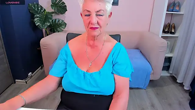 Snapshot of HotandMature chatting on 01/18/25, 01:18 HotandMature online show from 01/18/25, 01:18