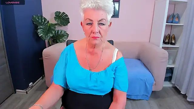 Snapshot of HotandMature chatting on 01/20/25, 08:30 HotandMature online show from 01/20/25, 08:30