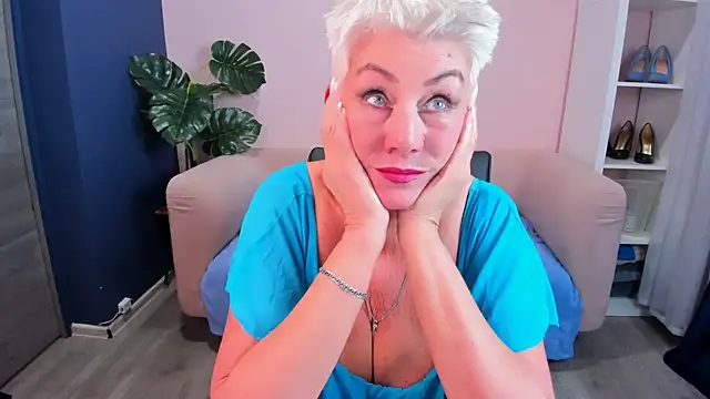 Snapshot of HotandMature chatting on 02/03/25, 11:31 HotandMature online show from 02/03/25, 11:31