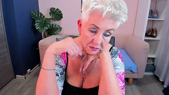 Snapshot of HotandMature chatting on 03/13/25, 11:41 HotandMature online show from 03/13/25, 11:41