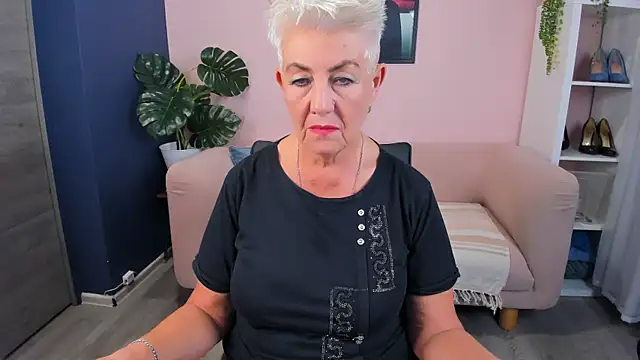 Snapshot of HotandMature chatting on 09/20/25, 09:21 HotandMature online show from 09/20/25, 09:21