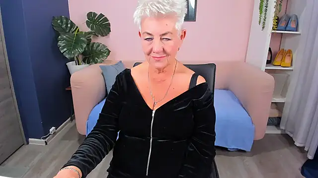 Snapshot of HotandMature chatting on 11/07/25, 08:47 HotandMature online show from 11/07/25, 08:47