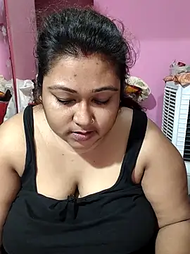 Snapshot of hotbhabhi011 chatting on 04/13/26, 12:38 hotbhabhi011 online show from 04/13/26, 12:38