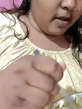Snapshot of hotbhabhi011 chatting on 06/19/26, 10:52 hotbhabhi011 online show from 06/19/26, 10:52