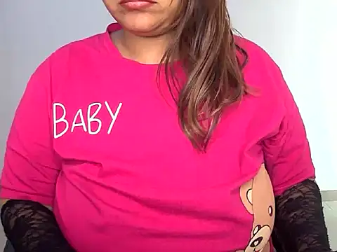 Snapshot of mrymlove chatting on 11/14/25, 05:06 mrymlove online show from 11/14/25, 05:06