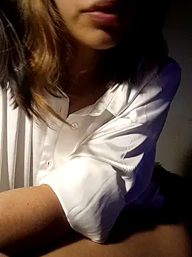 Snapshot of malvinaAAA chatting on 10/22/25, 03:51 malvinaAAA online show from 10/22/25, 03:51