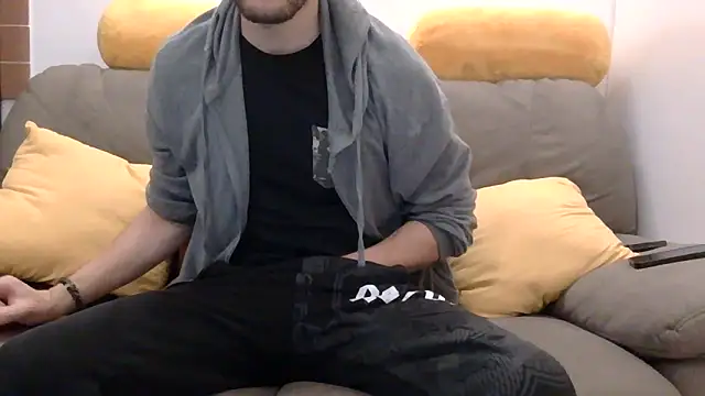 Snapshot of Amicisegreti chatting on 12/16/25, 06:29 Amicisegreti online show from 12/16/25, 06:29