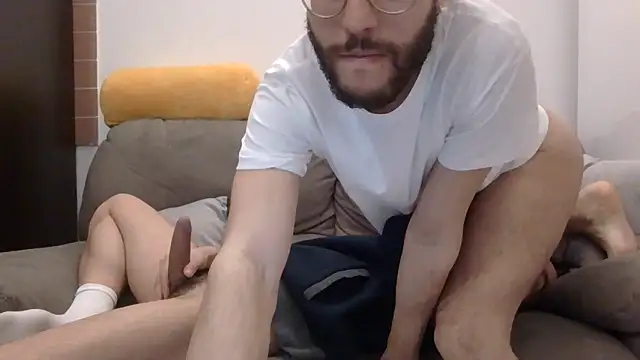 Amicisegreti online show from 03/12/26, 08:15