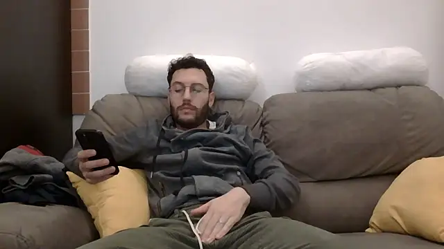 Amicisegreti online show from 03/31/26, 08:20