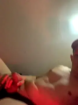 Snapshot of P44698 chatting on 12/04/25, 11:35 P44698 online show from 12/04/25, 11:35