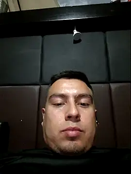 Snapshot of Aaia93 chatting on 12/22/25, 06:21 Aaia93 online show from 12/22/25, 06:21