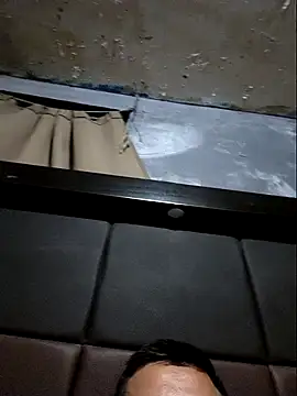 Snapshot of Aaia93 chatting on 01/12/26, 12:05 Aaia93 online show from 01/12/26, 12:05