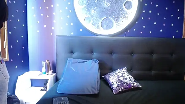 Olivia11  online show from 09/12/25, 01:00