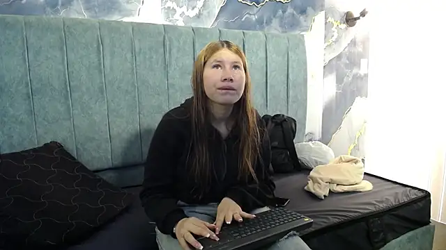 Olivia11  online show from 10/02/25, 12:34