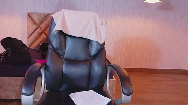 Olivia11  online show from 11/27/25, 11:23