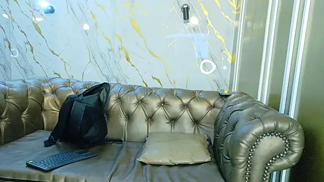 Olivia11  online show from 12/23/25, 10:57