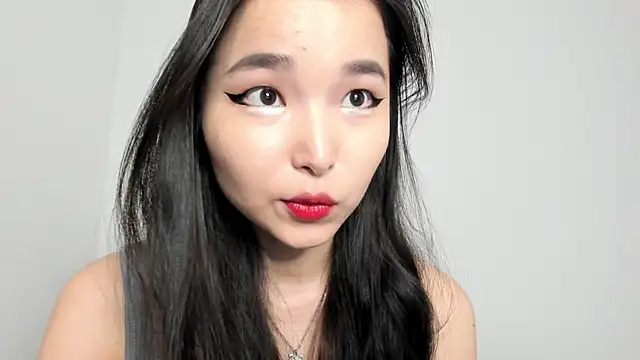 Snapshot of Soyun_Mia chatting on 12/15/25, 12:20 Soyun Mia online show from 12/15/25, 12:20