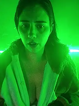 kariciasecreta online show from 11/30/25, 02:26