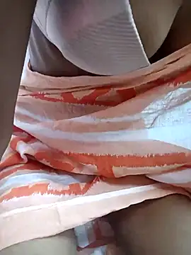 Snapshot of riyaroy9999 chatting on 11/02/25, 06:05 riyaroy9999 online show from 11/02/25, 06:05