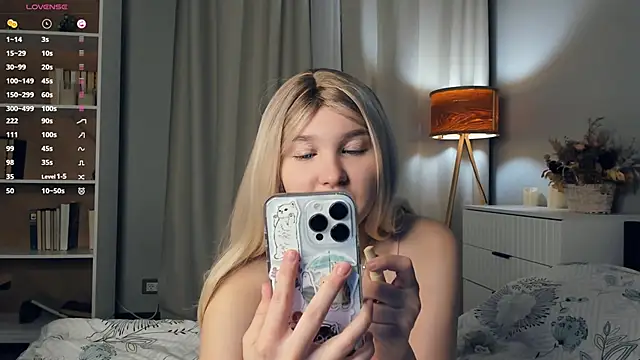 ErinBissonnette online show from 10/26/25, 07:20