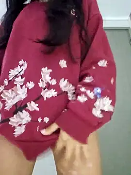 Snapshot of Liarmosca21 chatting on 10/23/25, 12:04 Liarmosca21 online show from 10/23/25, 12:04