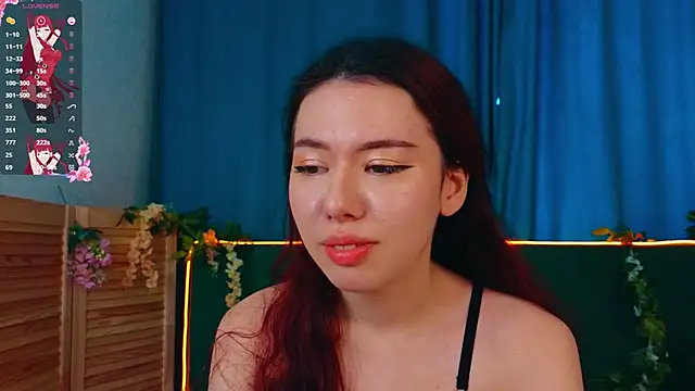 Snapshot of JenniferGlover chatting on 11/14/25, 08:24 JenniferGlover online show from 11/14/25, 08:24