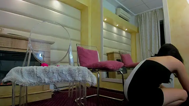 Jelly Bee online show from 10/24/25, 07:32