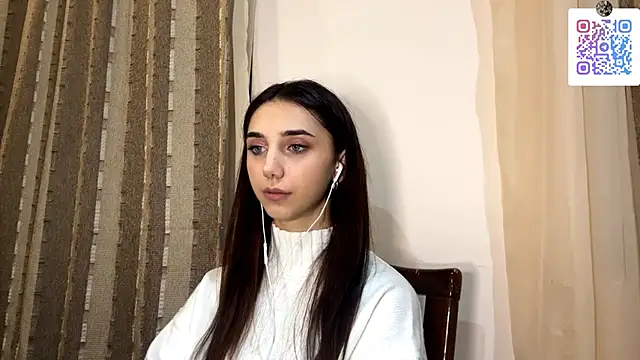 Snapshot of LinaMour chatting on 11/15/25, 10:26 LinaMour online show from 11/15/25, 10:26