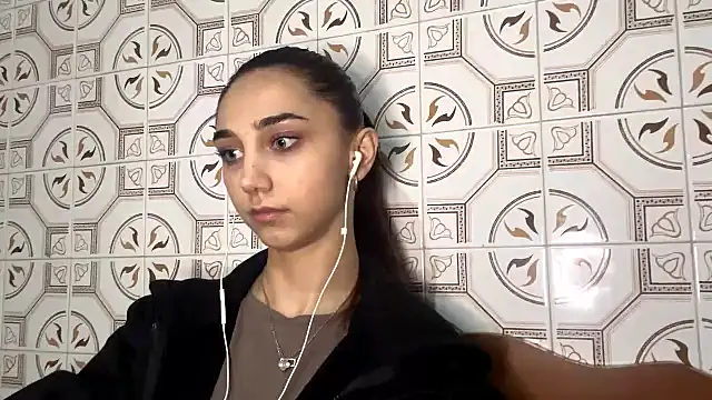 Snapshot of LinaMour chatting on 11/16/25, 10:26 LinaMour online show from 11/16/25, 10:26