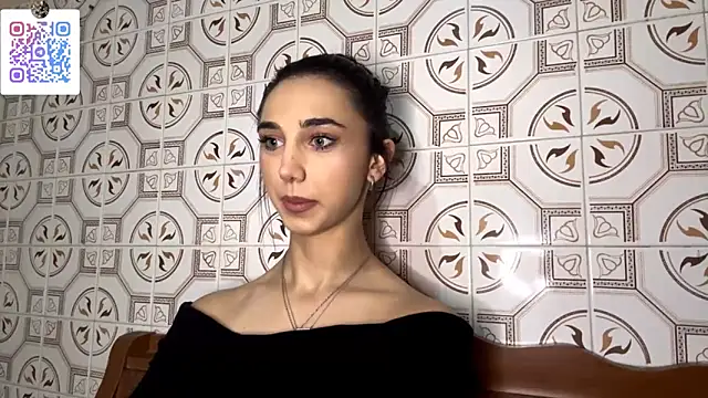 Snapshot of LinaMour chatting on 11/30/25, 10:25 LinaMour online show from 11/30/25, 10:25