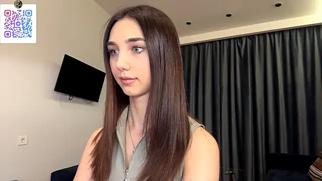 Snapshot of LinaMour chatting on 12/20/25, 10:17 LinaMour online show from 12/20/25, 10:17