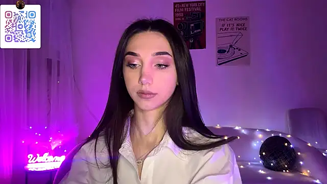 LinaMour online show from 03/31/26, 10:21